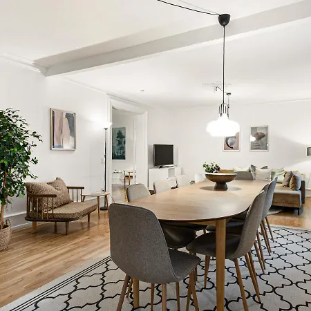 Sanders Stage - Enchanting Four-bedroom Near Nyhavn *