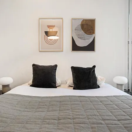 Sanders Stage - Enchanting Four-bedroom Near Nyhavn Apartment *