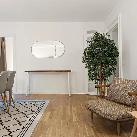 Sanders Stage - Enchanting Four-bedroom Near Nyhavn