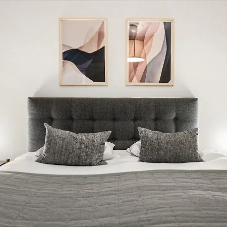 Sanders Stage - Enchanting Four-bedroom Near Nyhavn Copenhagen