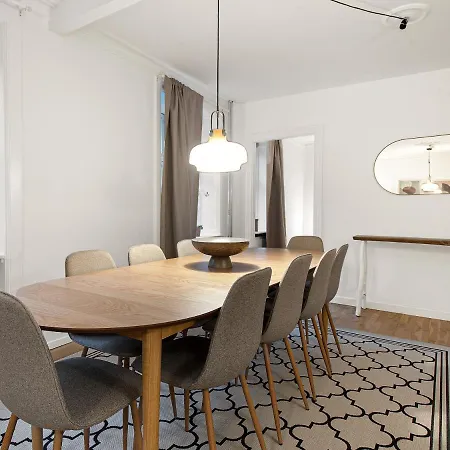 Sanders Stage - Enchanting Four-bedroom Near Nyhavn Copenhagen