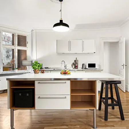 Sanders Stage - Enchanting Four-bedroom Near Nyhavn Copenhagen