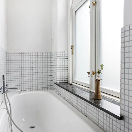 Sanders Stage - Enchanting Four-bedroom Near Nyhavn Apartment *