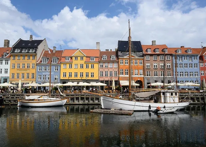 Sanders Stage - Enchanting Four-bedroom Near Nyhavn