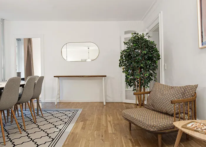 Sanders Stage - Enchanting Four-bedroom Near Nyhavn