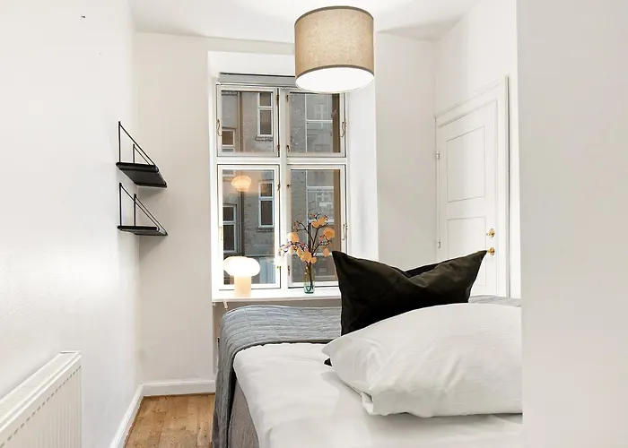 Sanders Stage - Enchanting Four-bedroom Near Nyhavn Lejlighed København