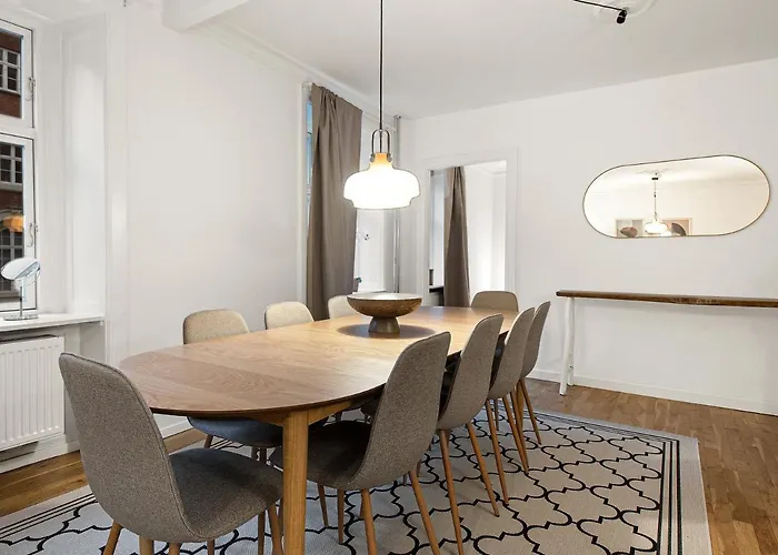 Sanders Stage - Enchanting Four-bedroom Near Nyhavn København