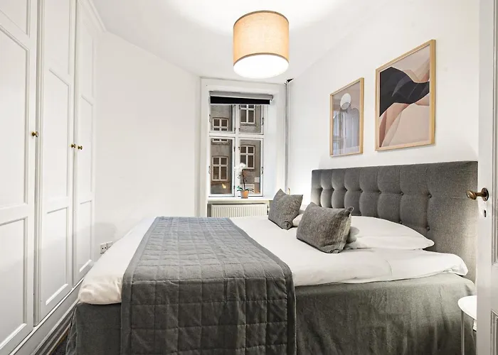 Sanders Stage - Enchanting Four-bedroom Near Nyhavn Lejlighed *